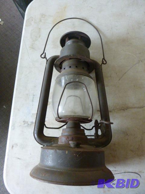 lot 87 image: Vintage Oil Lamp Triumph No. 2...