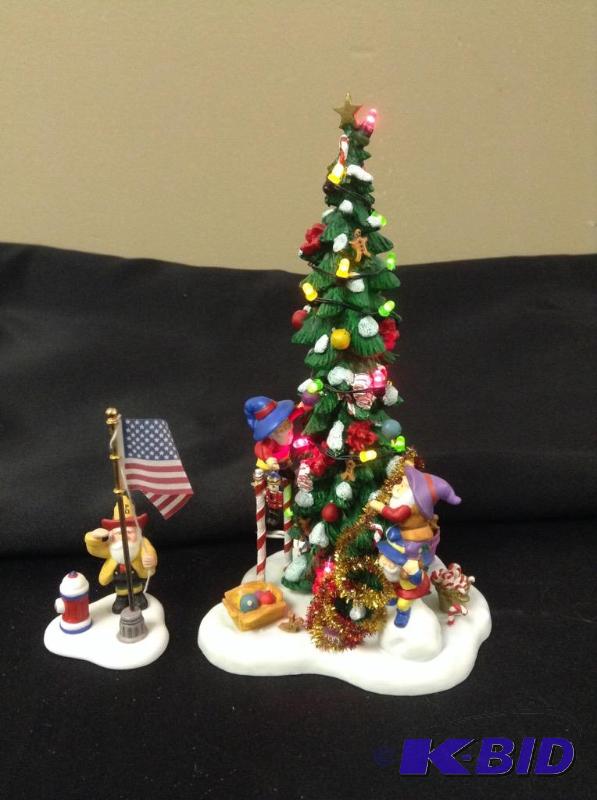 lot 102 image: Dept 56 North Pole Accessories