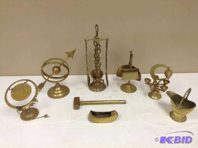 lot 114 image: Variety of Brass Items