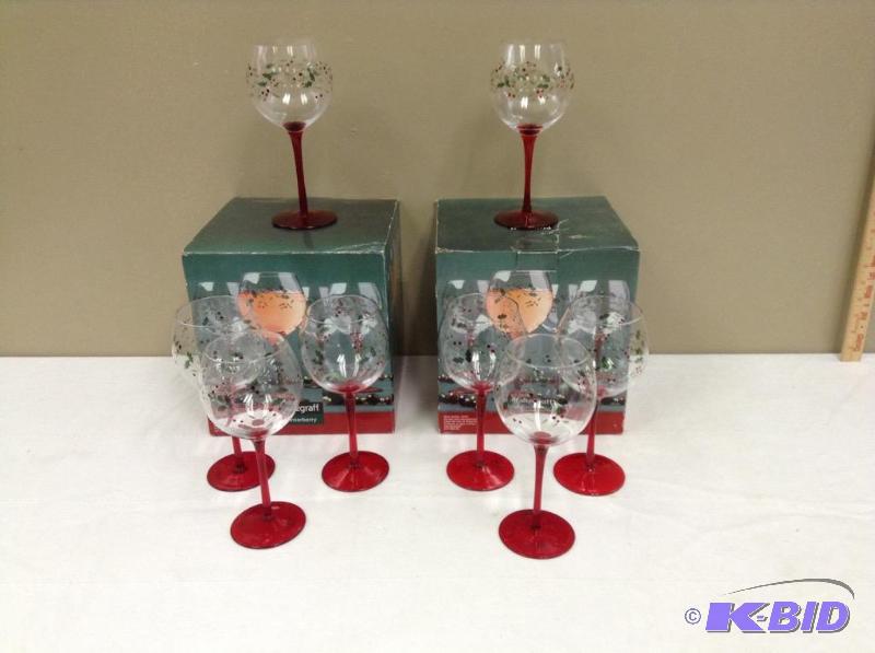 lot 130 image: 8 Pfaltzgraff Winterberry Wine Goblets