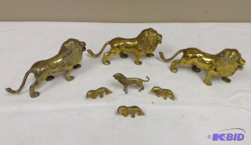 lot 24 image: Assortment of Brass Lions