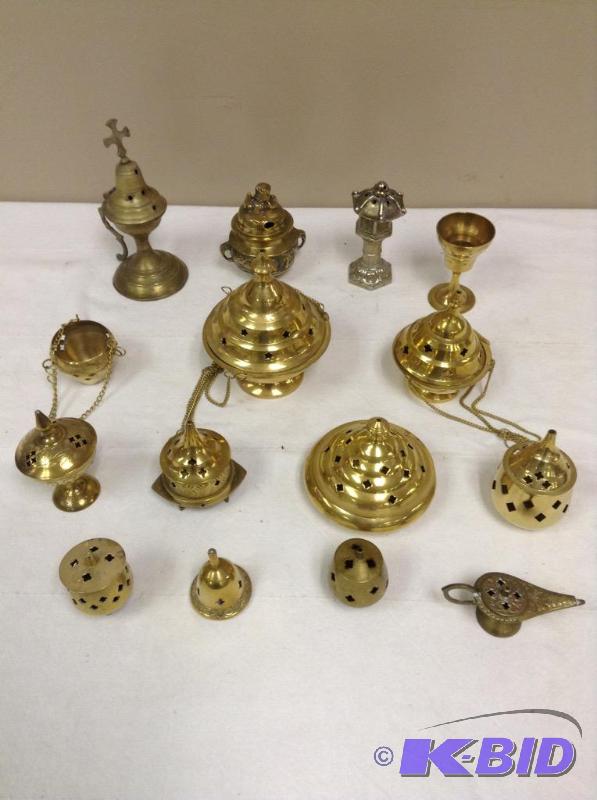 lot 35 image: Assortment of Incense Burners