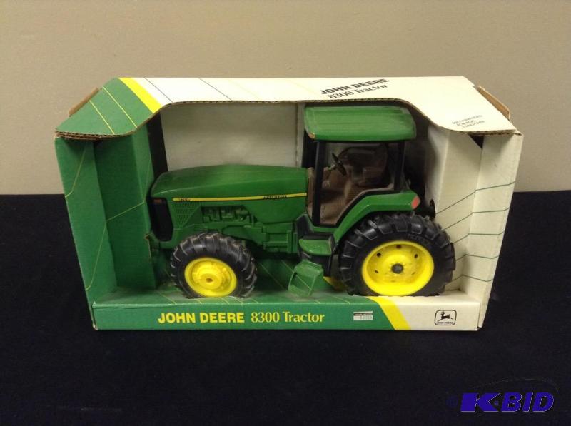 lot 47 image: John Deer 8300 Tractor 116 Scale
