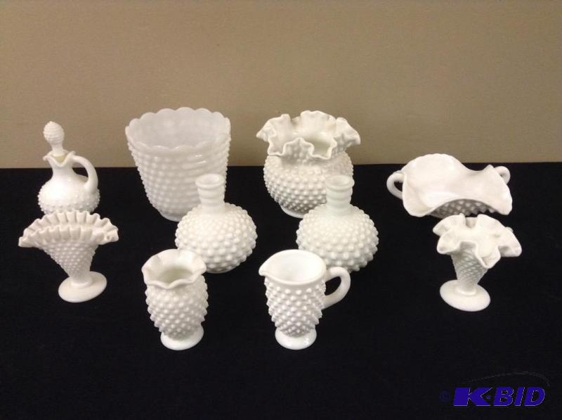lot 62 image: Milk Glass Vases, Cruet & Dishes