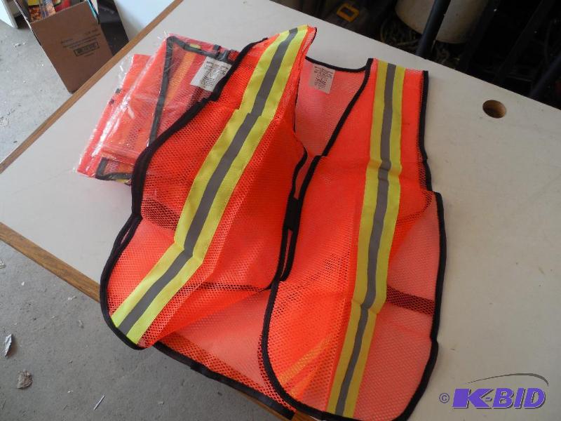 lot 47 image: Lot of 10 Safety Reflective Vests - XL