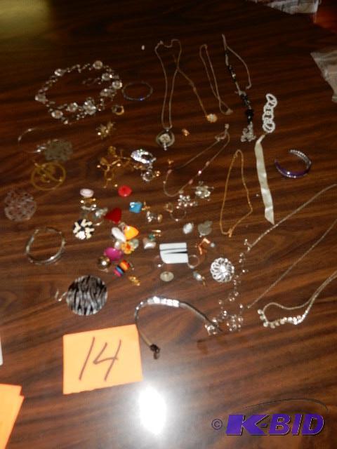 lot 14 image: Misc. Jewelry as pictured