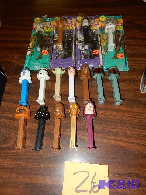 lot 26 image: Star Warz Pez Dispensers