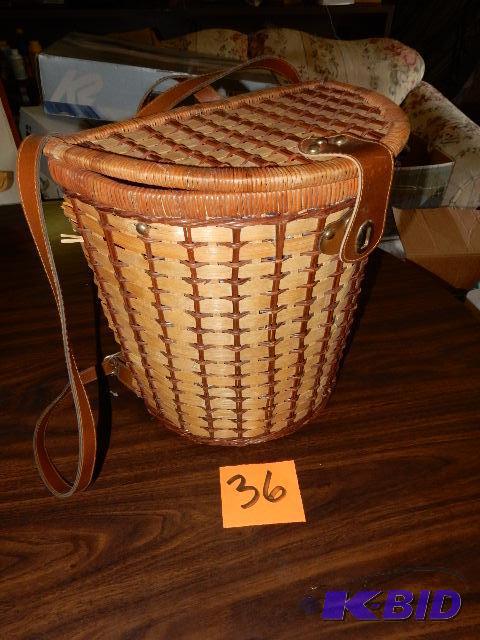 lot 36 image: Backpack type of Picnic Basket