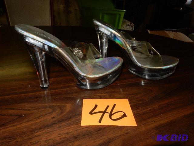 lot 46 image: Club Zone Lighted Shoes