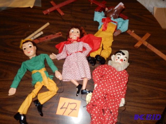 lot 47 image: 4 VINTAGE Marionettes