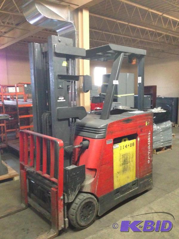 Raymond 36v electric stand up forklift  cher...