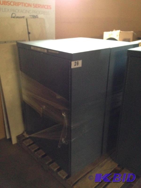 Lot of 2 metal cabinets....