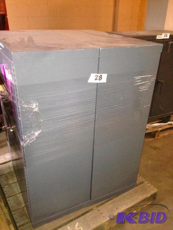 Lot of 2 metal cabinets....