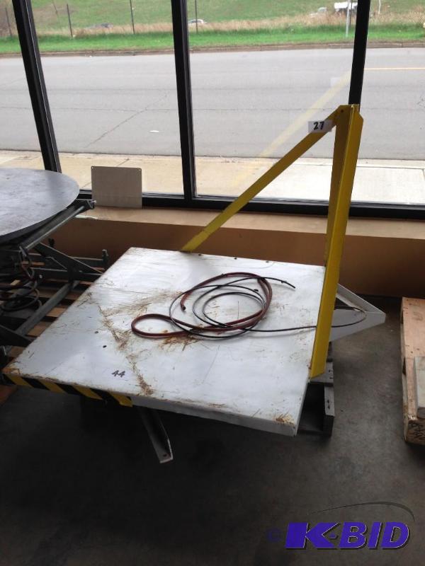Pallet  gaylord tipping table....