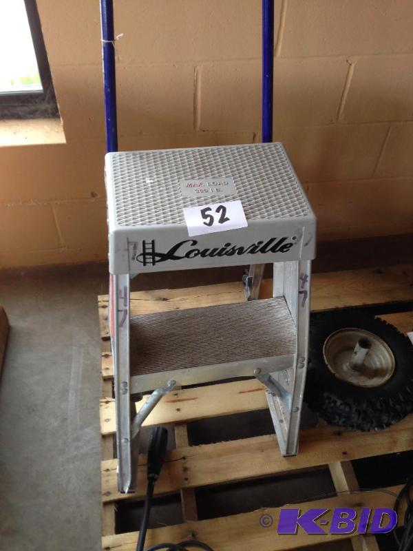 Louisville safety step ladder....