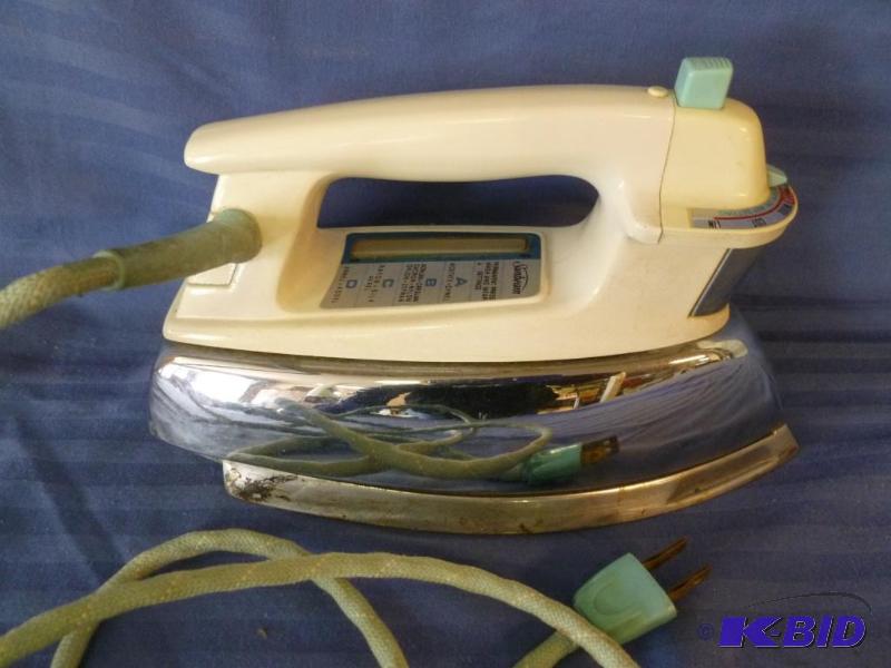 lot 129 image: Sunbeam permanent press iron. ...