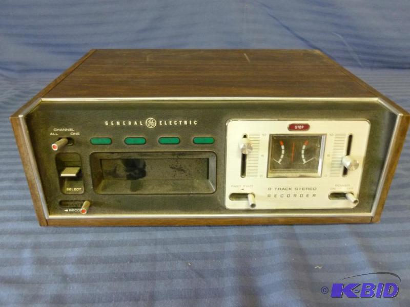 lot 147 image: Vintage General Electric 8-track player model...