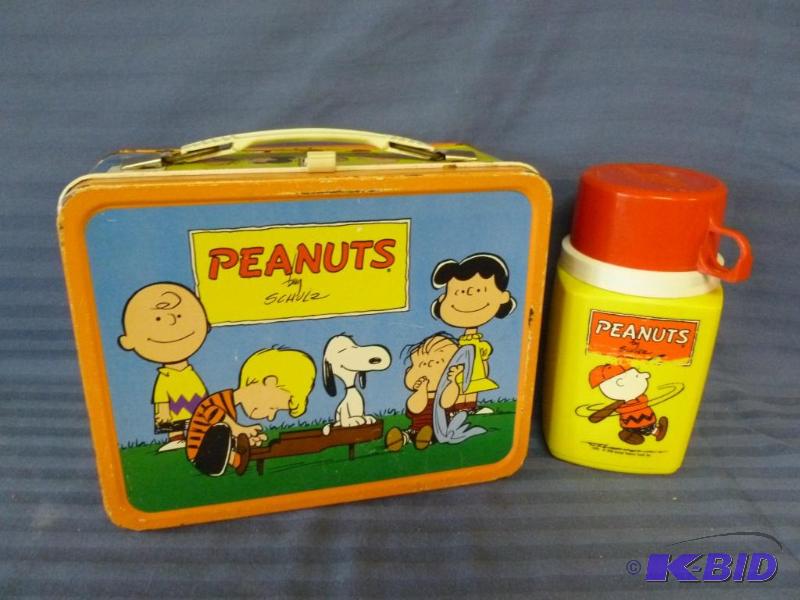 lot 15 image: Vintage 1973 King-Seeley Peanuts metal lunchb...
