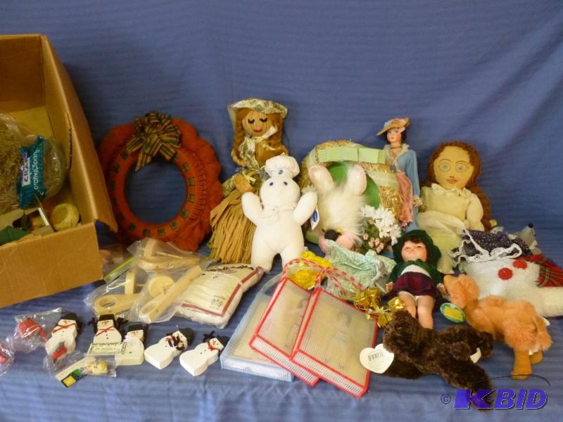 lot 150 image: Large lot of nice hand crafted decorative ite...