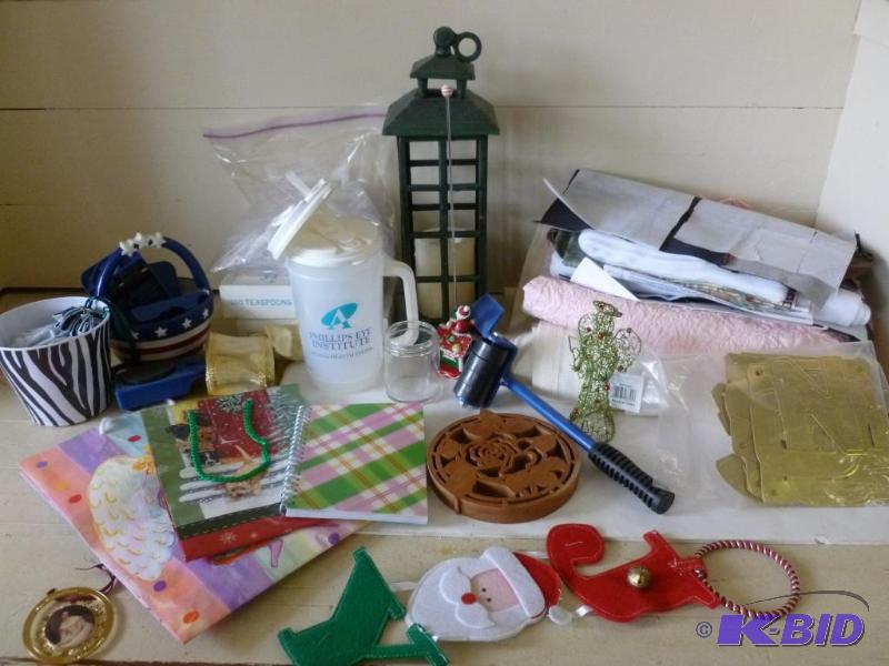 lot 183 image: Large lot of craft items, new plastic teaspoo...