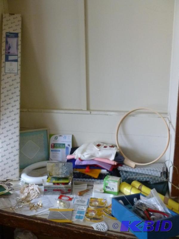 lot 185 image: Large lot of good sewing items, fabric, vinta...
