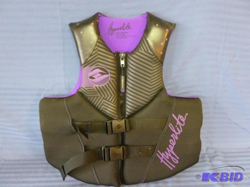 lot 31 image: Hyperlite Life Jacket size ladies X-&nbsplar...
