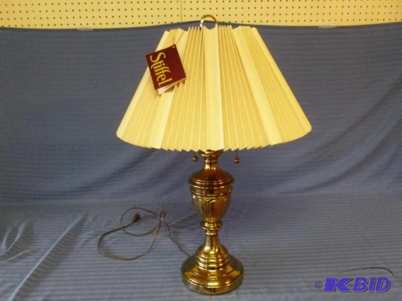 lot 47 image: Beautiful Stiffel brass end table lamp that m...