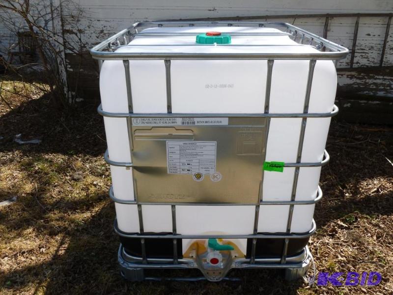 lot 52 image: Large 250 gallon plastic food grade liquid st...