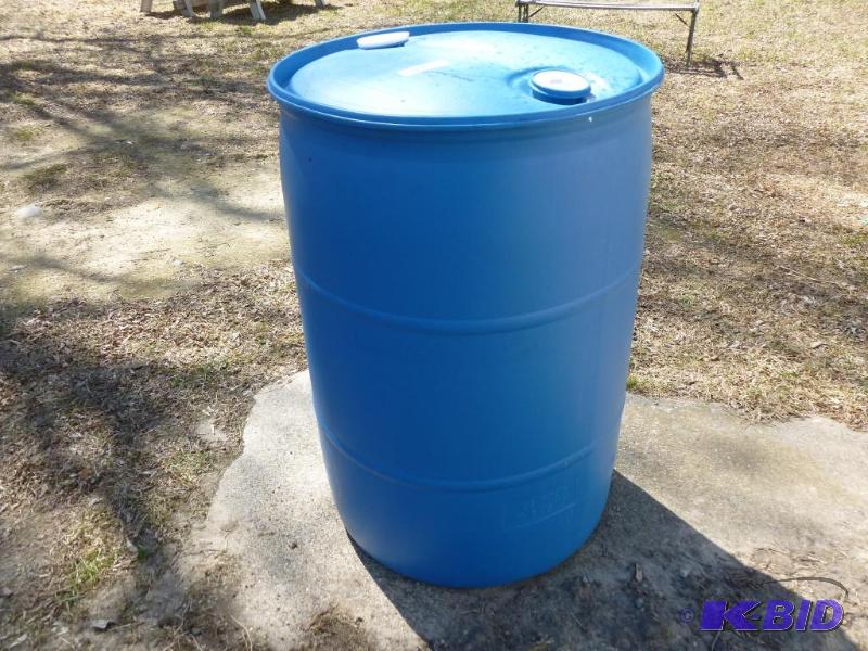lot 62 image: Large 55 gallon plastic barrel, comes with tw...