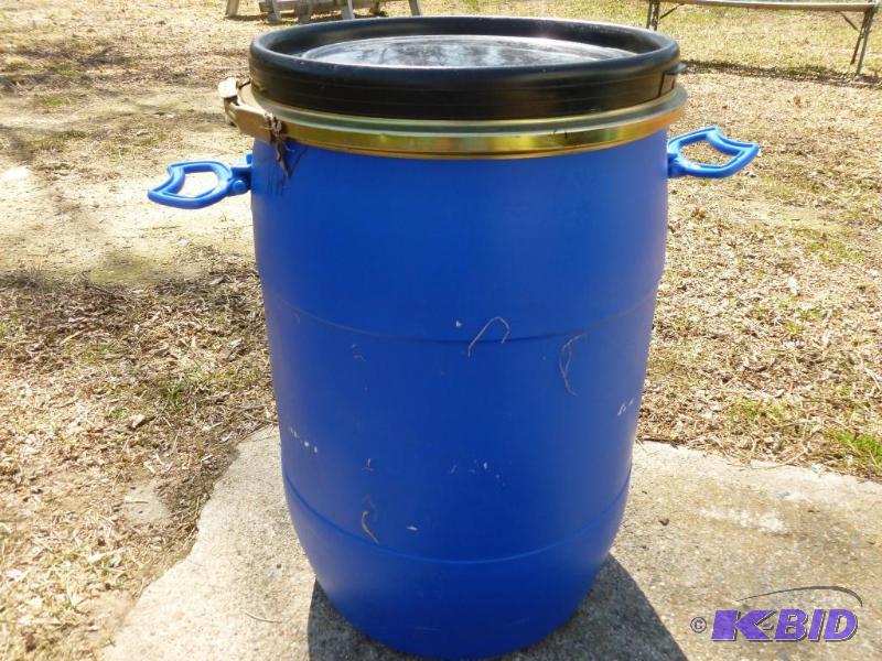 lot 74 image: 15 gallon food grade plastic storage drum wit...
