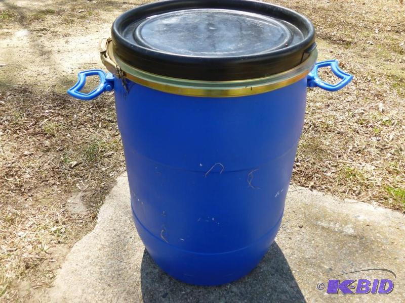 lot 75 image: 15 gallon food grade plastic storage drum wit...