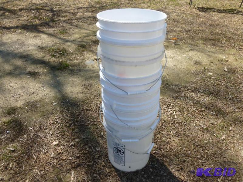 lot 82 image: Lot of six - 5 gallon food grade pails, with ...