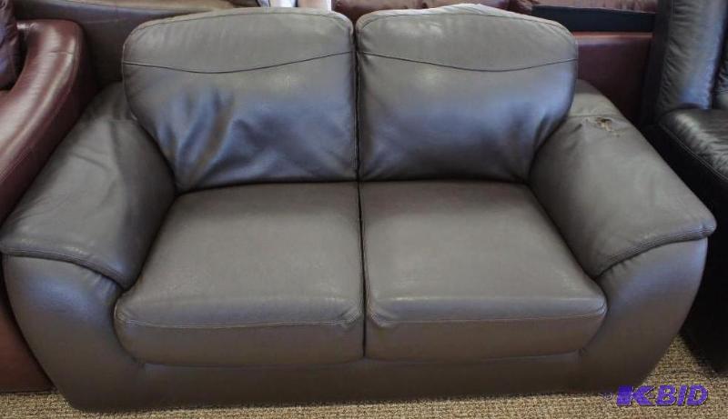 Loveseat&nbsp- Durablend Le...