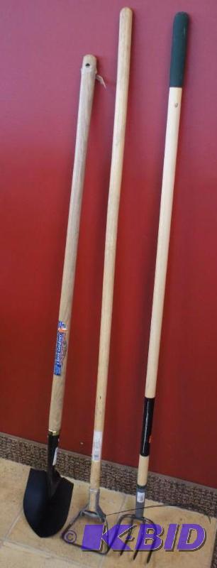 New Garden Tools - (3) total - Small Shovel &...