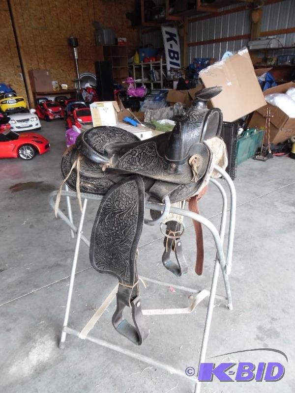 Saddle
