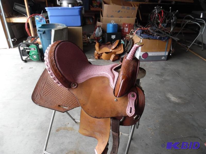 Saddle