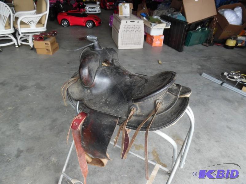 Saddle