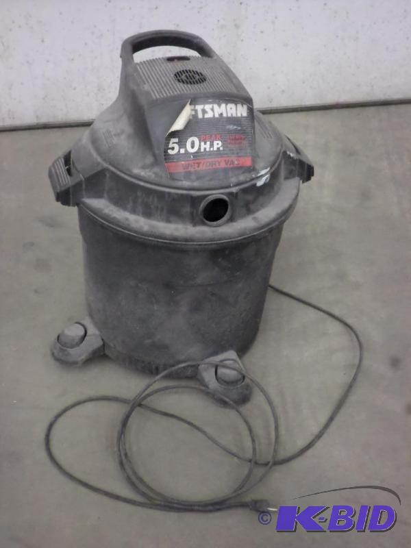 lot 113 image: Craftsman 5HP WetDry Vac, Missing Wheels &am...