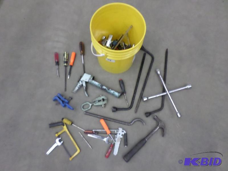 lot 115 image: Bucket Of Misc Hand Tools...