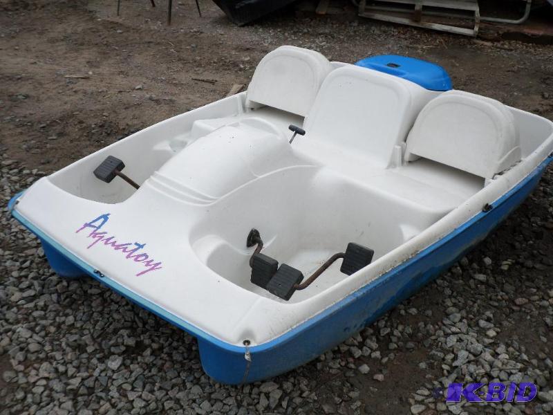 Paddle Boat: Aquatoy 5 Person Paddle Boat