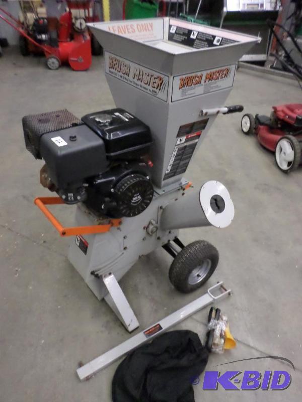 lot 22 image: Brush Master CH3 11HP 2-Way Feed ChipperShre...