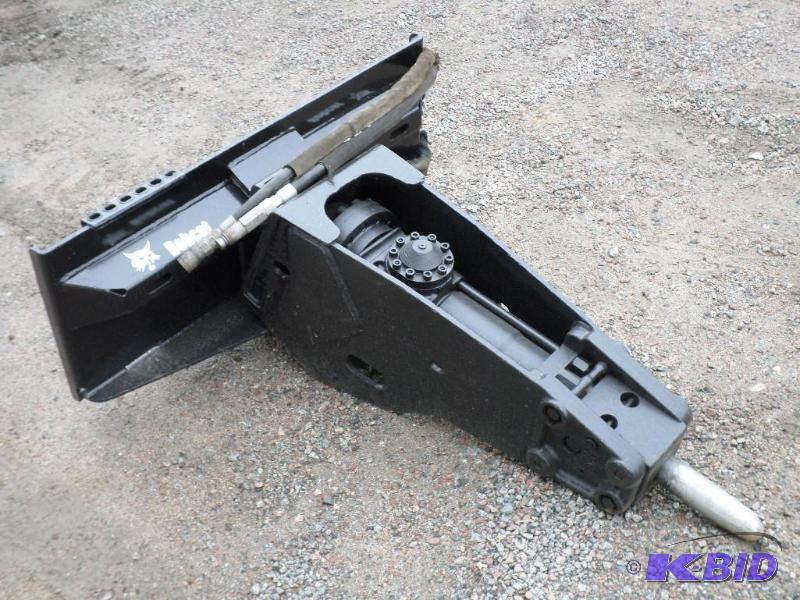 lot 3 image: Bobcat Universal Skidloader Jackhammer, Quick...