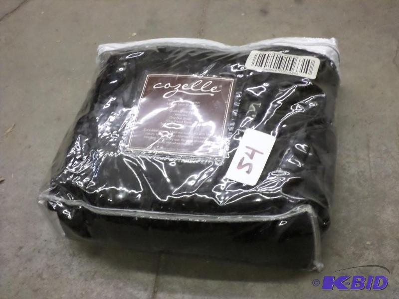 lot 54 image: New Cazelle 4-Piece Queen Satin Sheet Set...