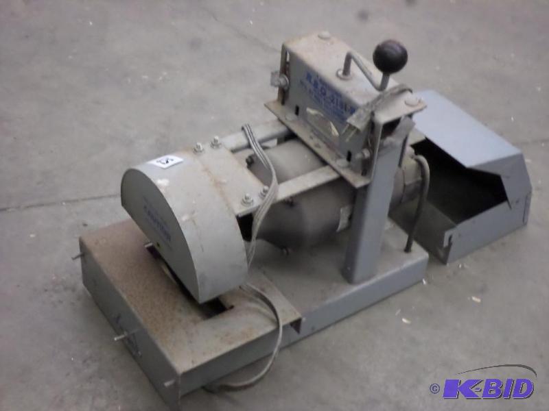 lot 58 image: RBG 2181-P Industrial 120Volt Blade Grinder...