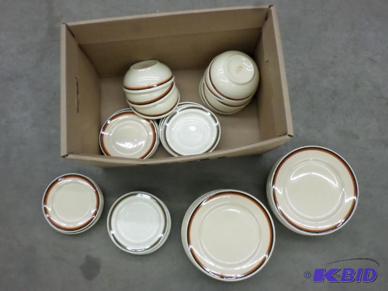 lot 79 image: Box Of Collectible Glo-Tan, Carr China ...