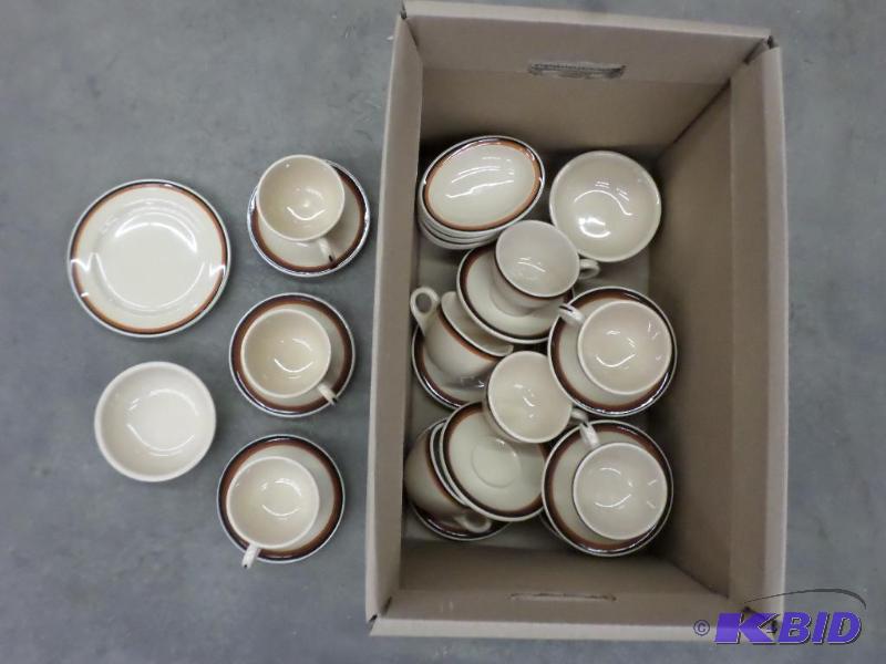 lot 81 image: Box Of Collectible Inca Ware China, New Castl...