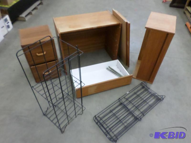 lot 92 image: (2) Folding 36" Magazine Wire Racks &...
