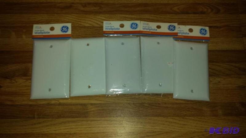 5 wall plates 4 new never opened...
