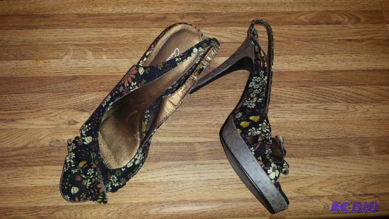 Charlotte Russe size 10 very nice conduction...