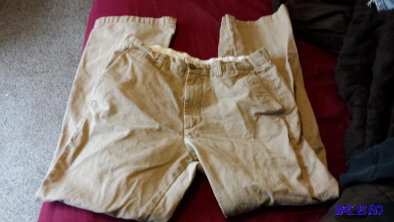 docker D3 classic fit size 33 32...